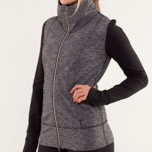 lululemon athletica Gray and Black Jacket - Picture 1 of 9